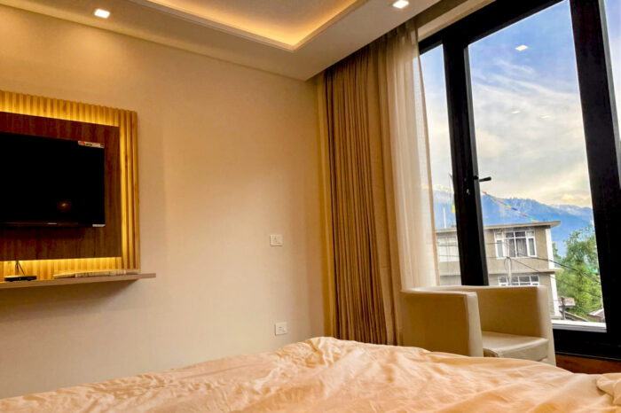 balcony room
