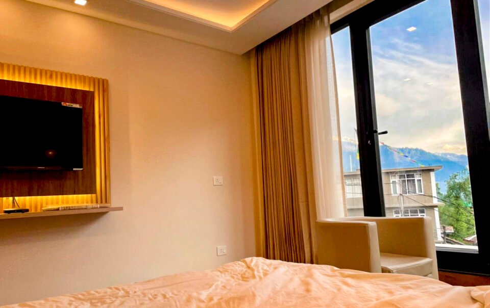 balcony room